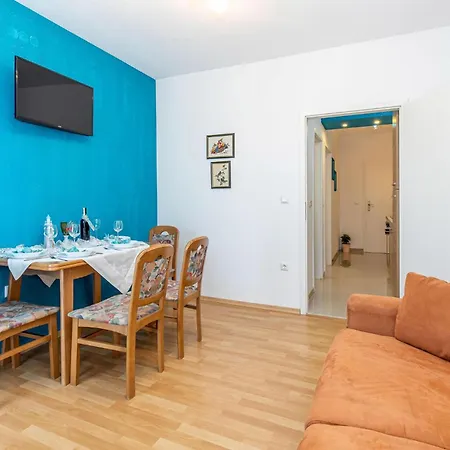 Cozy In With Wifi Apartment Crikvenica
